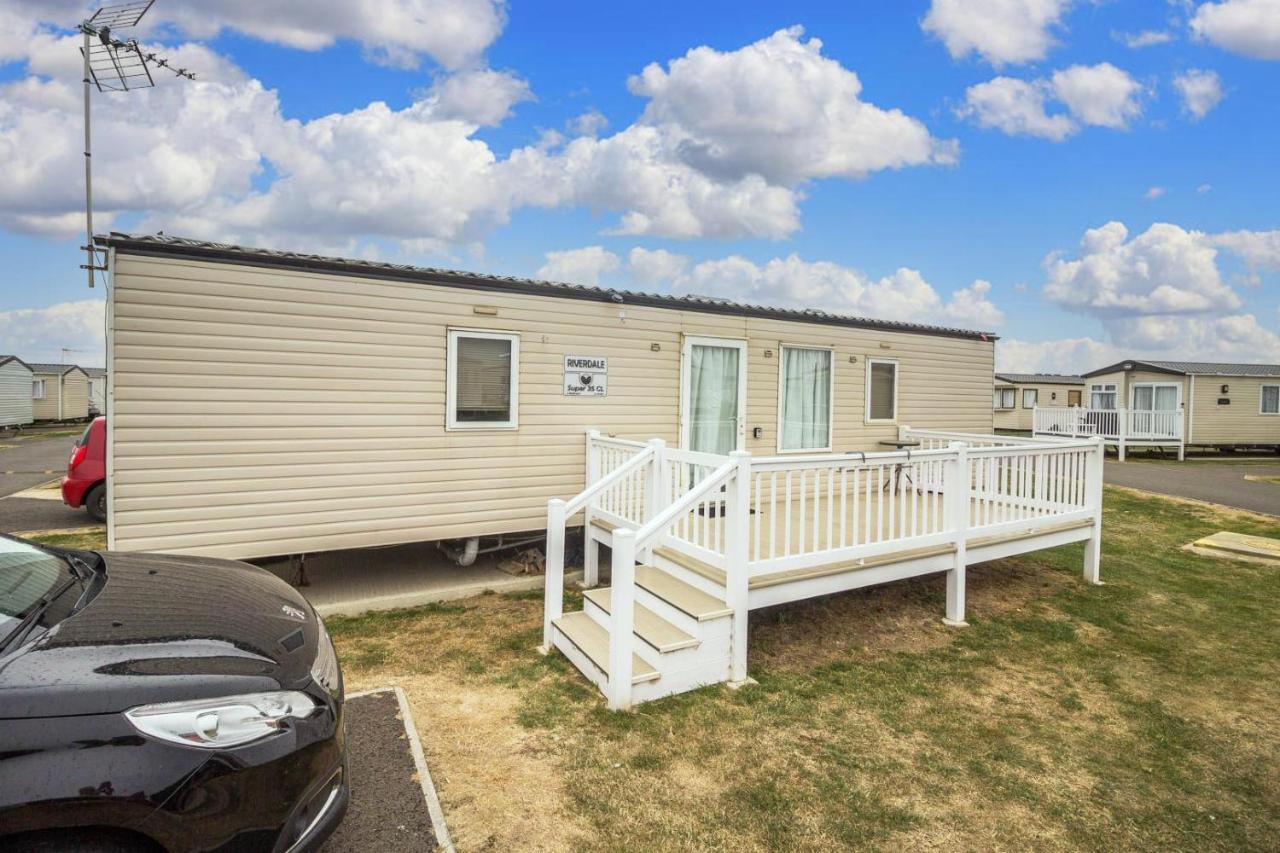 Caravan With Decking At Martello Beach Nearby Clacton-On-Sea Ref 29017Kv Hotel Exterior foto